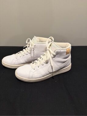 Nike Women's White blazers High-Top Sneakers
